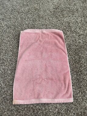 Expressions Pink Bath Towel